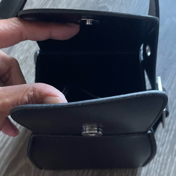 NWOT SUPER CUTE SQUARE UNIQUE BAG FOR GOING OUT! - Picture 2 of 7